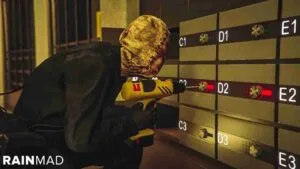 Start the heist with your friends on the roof of the casino with the keycard. Rappel down and enter the casino. Kill the guard peds and go to basement.